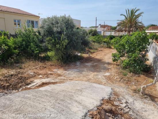 SOLAR EN SON FERRER FRENTE A ZONA VERDE - BALEARES