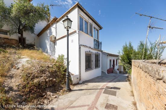 Casa con vistas impresionantes en Barranco del Abogado - GRANADA