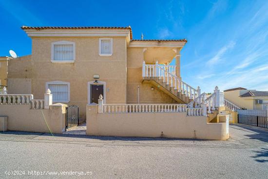 Chalet adosado en Orihuela (Costa) - ALICANTE