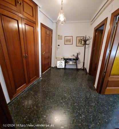 VIPHOME VENDE AMPLIA VIVIENDA EN PLENO CENTRO DE ALBACETE - ALBACETE