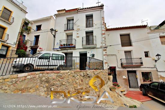 Bonita casa lista para entrar a vivir con preciosas vistas a la montaña en Alcudia de Veo - CASTELL