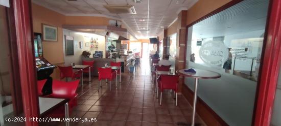 LOCAL COMERCIAL A 100 METROS DE LA PLAYA EN TORREVIEJA - ALICANTE