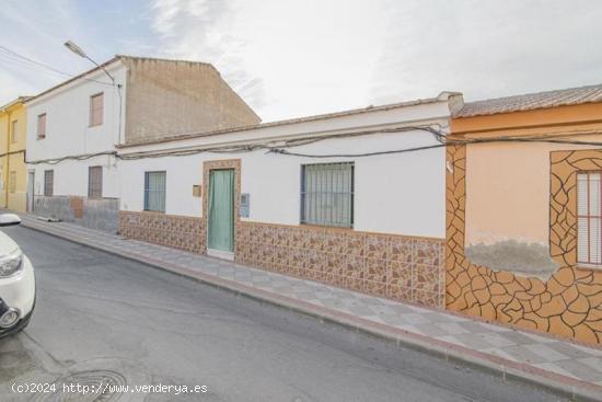 CASA EN ATARFE - GRANADA