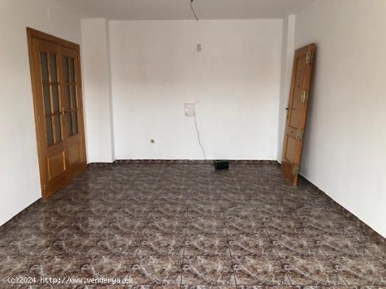 Adosado de 4 habitaciones en venta en Ceuti. - MURCIA