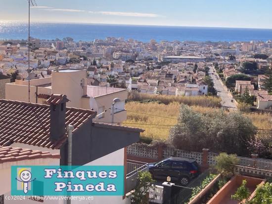 Gran torre con 6 habitaciones y vista al mar en Pineda de Mar - BARCELONA