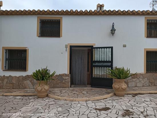 Casa de Campo con siete dormitorios y garaje en zona de La Parroquia - MURCIA