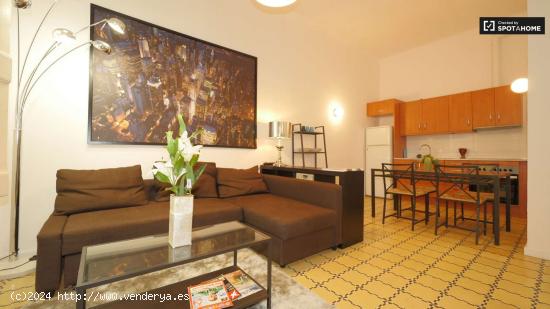 Apartamento de 2 dormitorios con balcón en alquiler en El Raval - BARCELONA