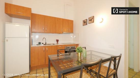 Apartamento de 2 dormitorios con balcón en alquiler en El Raval - BARCELONA