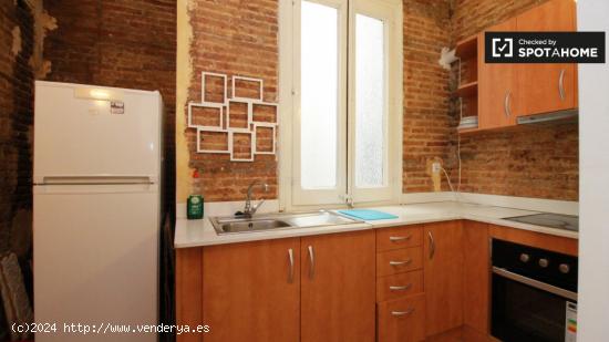 Moderno apartamento de 2 dormitorios con balcón fo alquiler en el Raval - BARCELONA