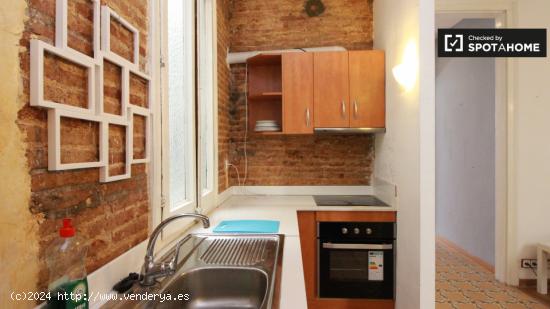 Moderno apartamento de 2 dormitorios con balcón fo alquiler en el Raval - BARCELONA