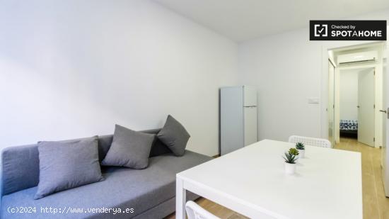 Slick apartamento de 1 dormitorio en alquiler en Sants - BARCELONA