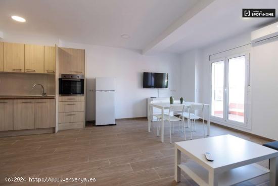 Amplio apartamento de 1 dormitorio en alquiler en Sants - BARCELONA