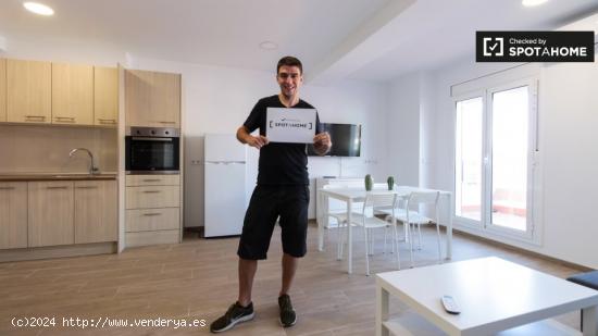 Amplio apartamento de 1 dormitorio en alquiler en Sants - BARCELONA