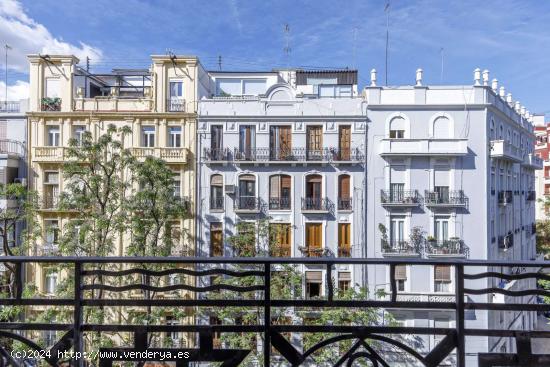  Apartamento de 2 dormitorios en alquiler en Extramurs, Valencia - VALENCIA 