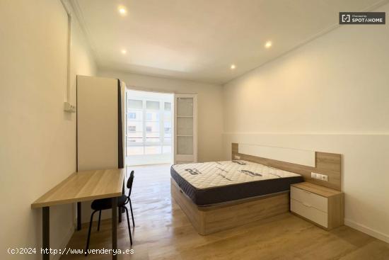  Se alquila habitación en piso de 7 habitaciones en Coliving en Eixample - BARCELONA 