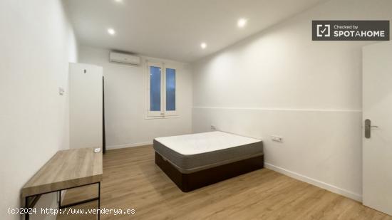 Se alquila habitación en piso de 7 habitaciones en Coliving en Eixample - BARCELONA