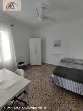 HABITACIÓN DISPONIBLE EN FEBRERO PARA CHICAS - CORDOBA