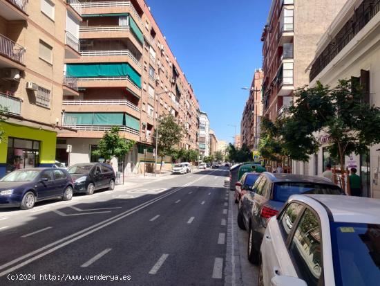 ALQUILER  LOCAL CALLE ARABIAL - GRANADA