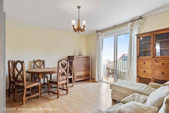 Apartamento de 3 dormitorios a 150m de la Playa del Acequion - ALICANTE