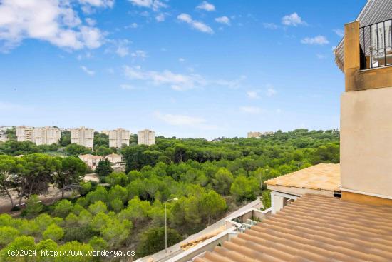  DUPLEX  CON VISTAS AL MAR  DE 3 DORMITORIOS 2 BAÑOS EN CAMPO AMOR ( ORIHUELA COSTA) - ALICANTE 