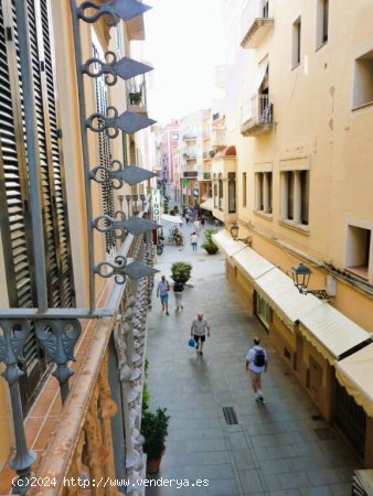 CASA MODERNISTA EN LA ZONA PEATONAL DE SANT FELIU DE GUÍXOLS