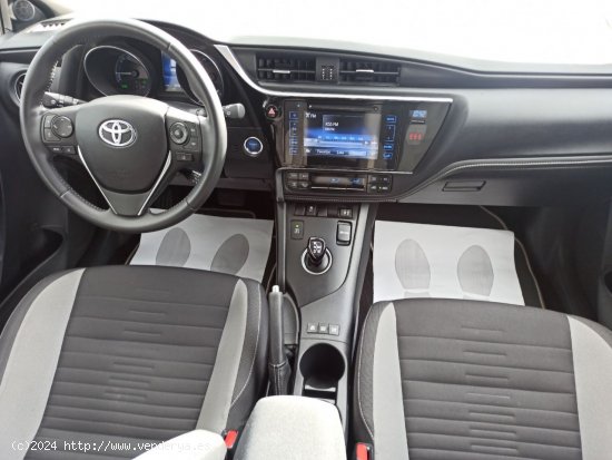 Toyota Auris 1.8 140H Active Touring Sports - Las Palmas de Gran Canaria