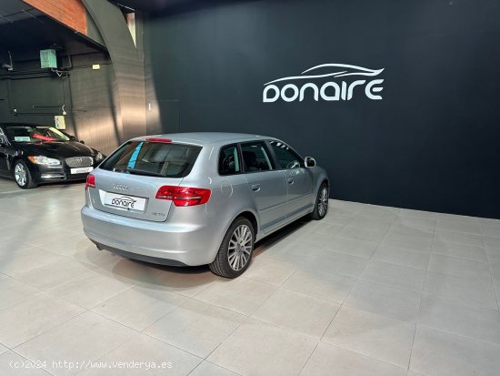 Audi A3 Sportback 1.6 TDI 105cv Ambiente - Sada