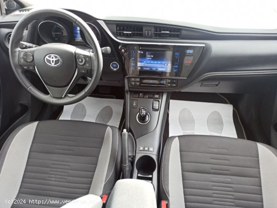 Toyota Auris 1.8 140H Active Touring Sports - Telde