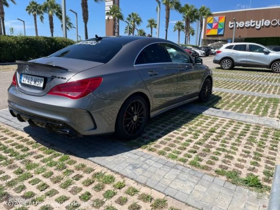 Mercedes Clase CLA CLA 200 AMG LIEN de 2014 con 200.000 Km por 18.000 EUR. en Barcelona