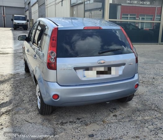 Ford Fiesta 1.4 tdci 70cv de 2006 con 177.000 Km por 3.290 EUR. en Avila