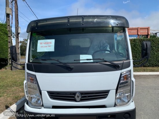 Renault Maxity 130 dxi 6 velocidades basculante de 2007 con 224.202 Km por 14.800 EUR. en Lugo