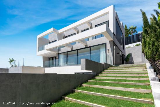 ESPECTACULAR VILLA DE LUJO EN BENAHAVIS - MALAGA