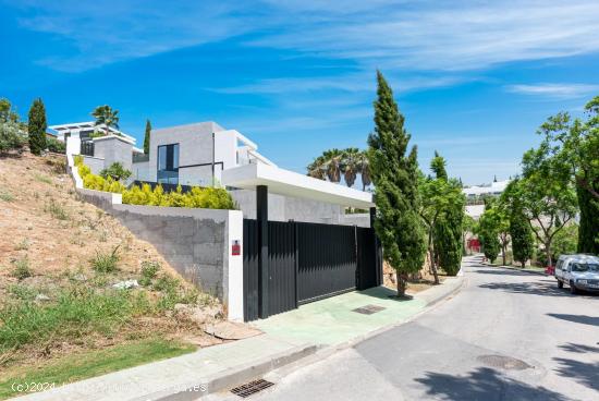 ESPECTACULAR VILLA DE LUJO EN BENAHAVIS - MALAGA