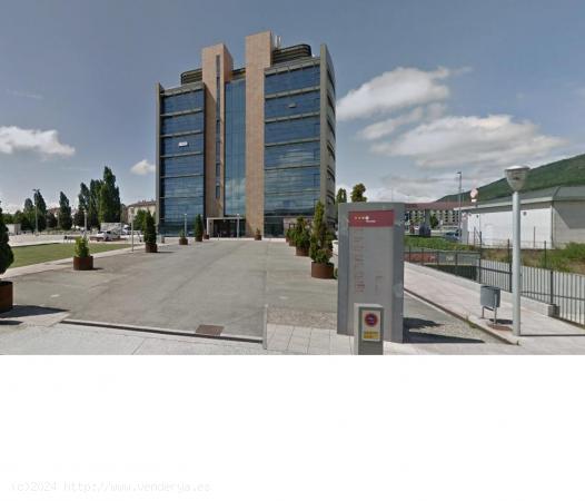 NUEVO ARTICA, SE VENDE PLAZA DE GARAJE - NAVARRA