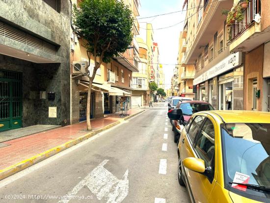 LOCAL COMERCIAL EN PLENO CENTRO - ALICANTE