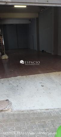 LOCAL COMERCIAL EN ZONA DE CERDANYOLA!!! PLAZA CANYAMARS!!! - BARCELONA