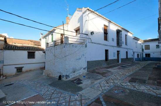 CASA EN VENTA - GRANADA