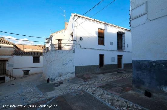 CASA EN VENTA - GRANADA