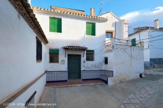 CASA EN VENTA - GRANADA