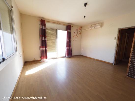 SE VENDE PISO EN SABADELL, ZONA TORRE-ROMEU - BARCELONA