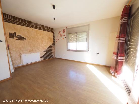 SE VENDE PISO EN SABADELL, ZONA TORRE-ROMEU - BARCELONA