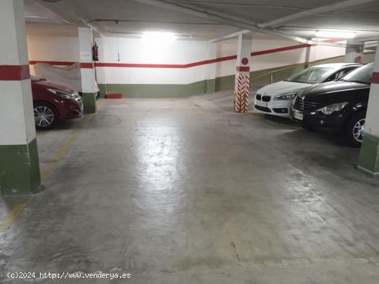 Plaza de parking en la zona del Ayuntamiento - VALENCIA