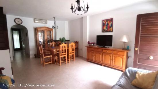 Precioso Triplex de 4 habitaciones, 2 aseos excelente ubicación en Los Narejos - MURCIA