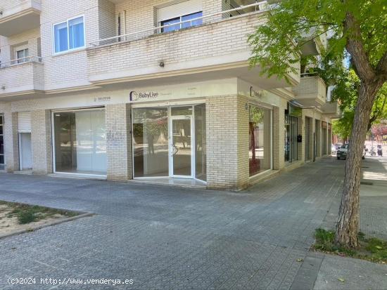 ALQUILER LOCAL COMERCIAL ESQUINERO - BARCELONA