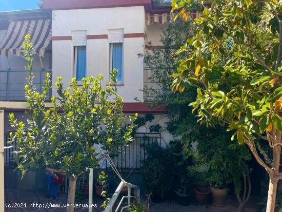 GRAN CASA EN EL CENTRO DE OTURA!! - GRANADA