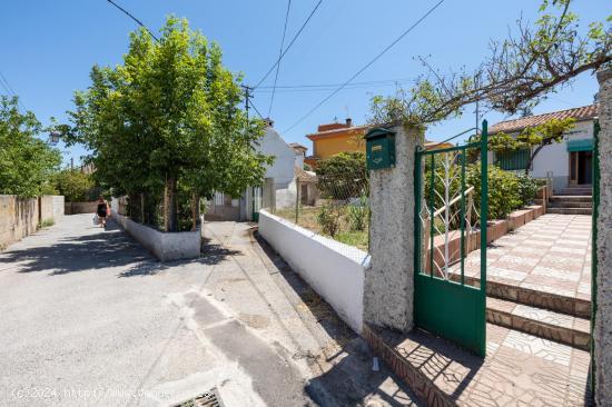  Bonita Casa con amplia parcela y buenas vistas en La Zubia. - GRANADA 