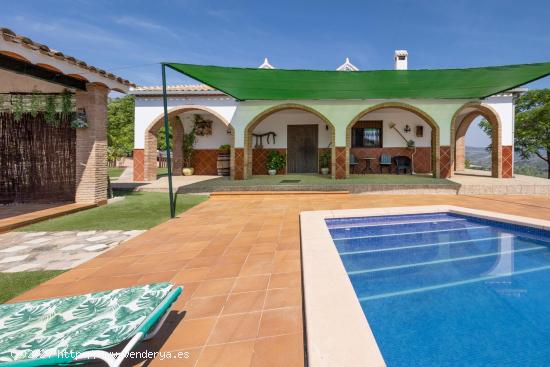  Estupendo chalet con apartamento y piscina en Salar - GRANADA 