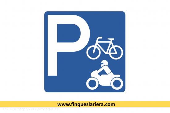 PÀRQUING PARA MOTO EN CALLE DOEDES 52 - BARCELONA