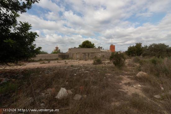 SOLAR URBANO CON SUPERFICIE PARA DOS PARCELAS EN URBANIZACIÓN EL HORNILLO - VALENCIA