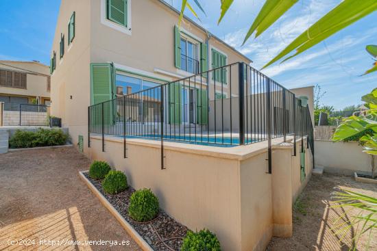 Chalet con piscina y vista a la bahía de Palma en Sa Cabaneta - BALEARES